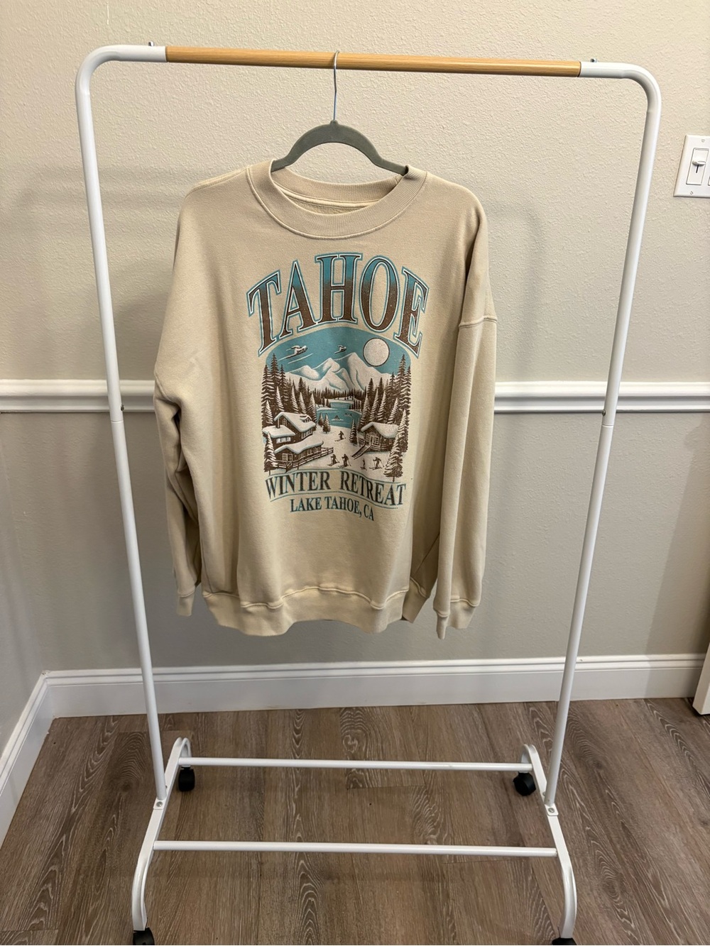 Size XL Beige & Teal Tahoe Winter Retreat Crewneck Sweatshirt